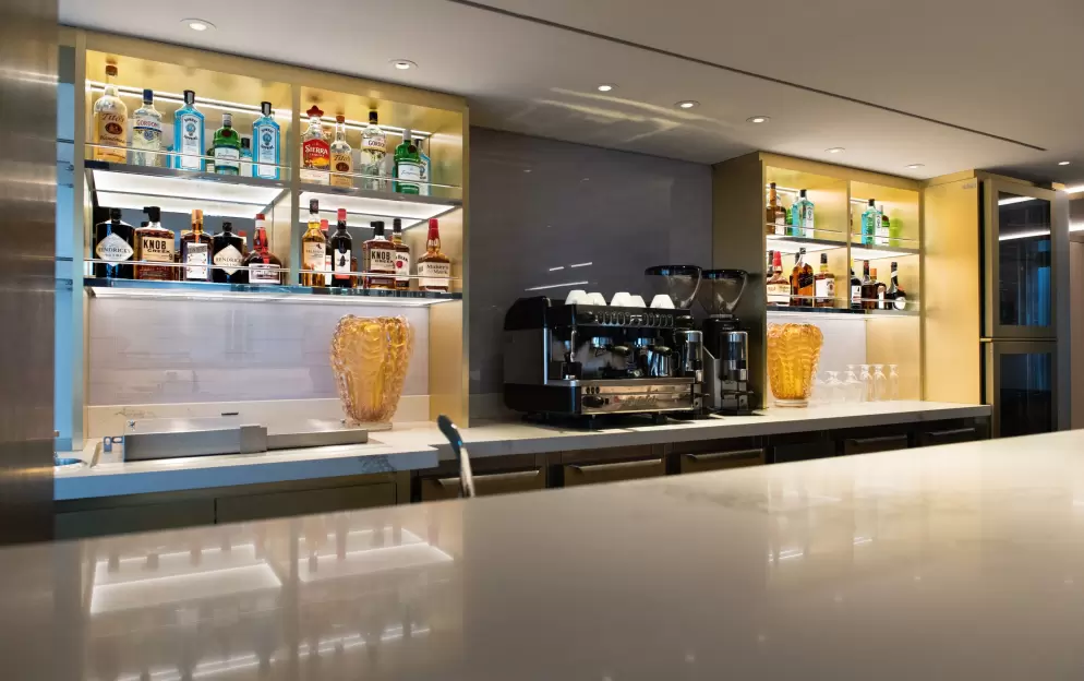 Uniworld SS Victoria - Bar 2.jpg